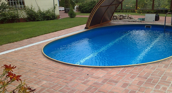 Paving for swimming pools